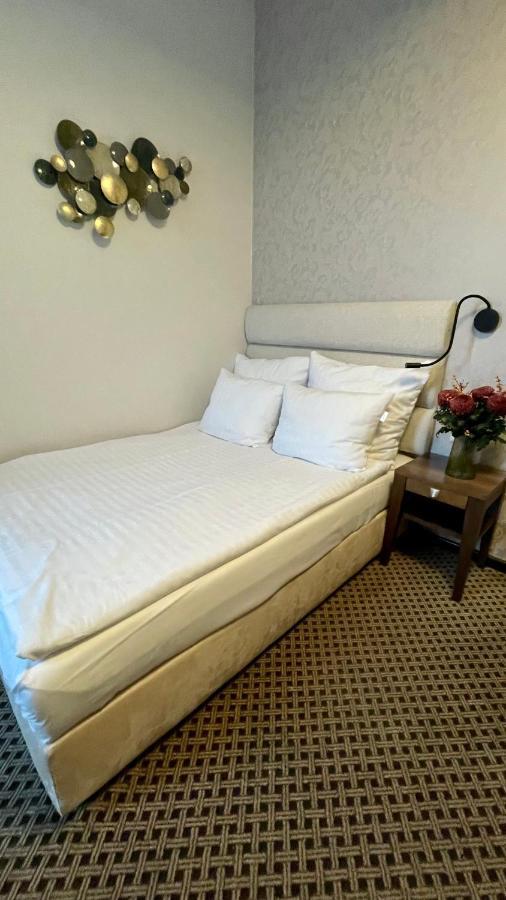 Hotel Silvia Gold Gliwice Bagian luar foto